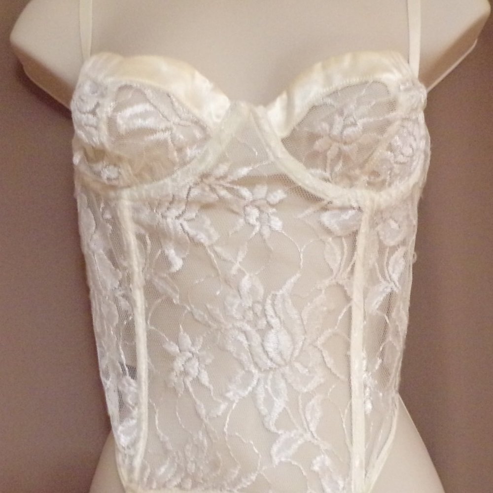 Vintage Victoria's Secret Cream Corset Size 36 B